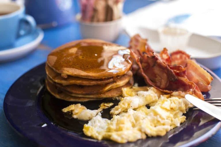 Denny’s 2026 Veterans Day Military Discount